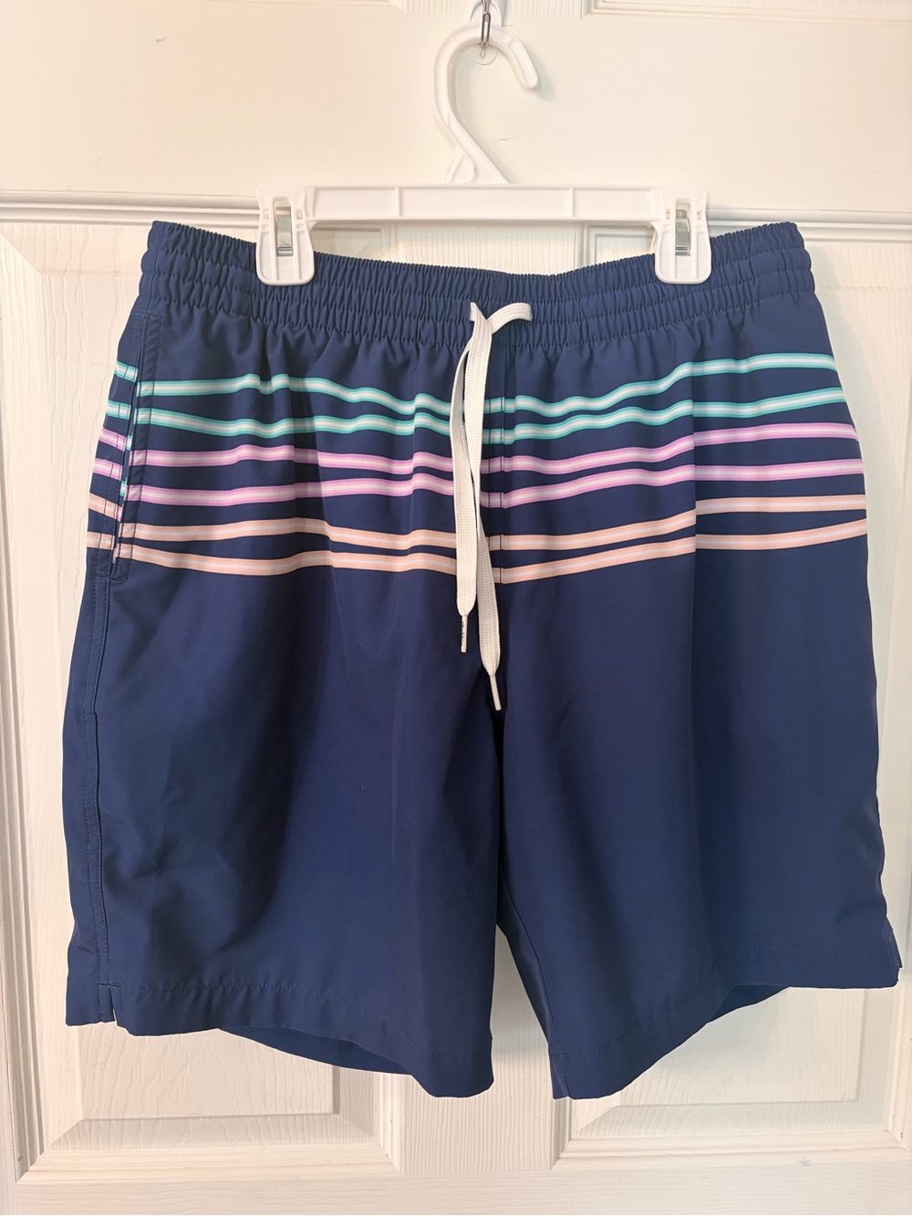Like New Chubbies Men’s Swim Trunks Navy with neon stripes 7 inch inseam